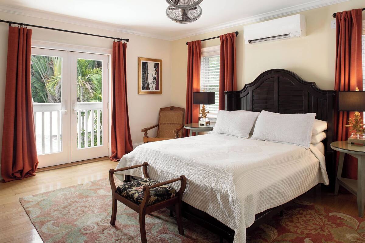 Cottage 4 | Egyptian cotton sheets, premium bedding, Tempur-Pedic beds, in-room safe