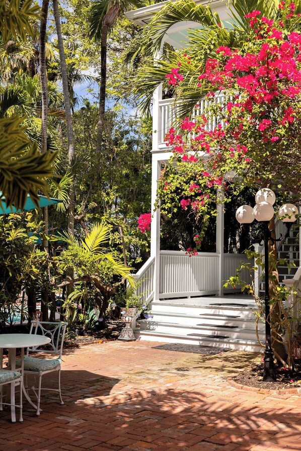 Exterior detail - The Gardens Hotel (Key West)