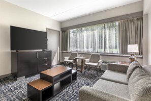 Premium-Suite, 1 King-Bett und Schlafsofa | Wohnbereich