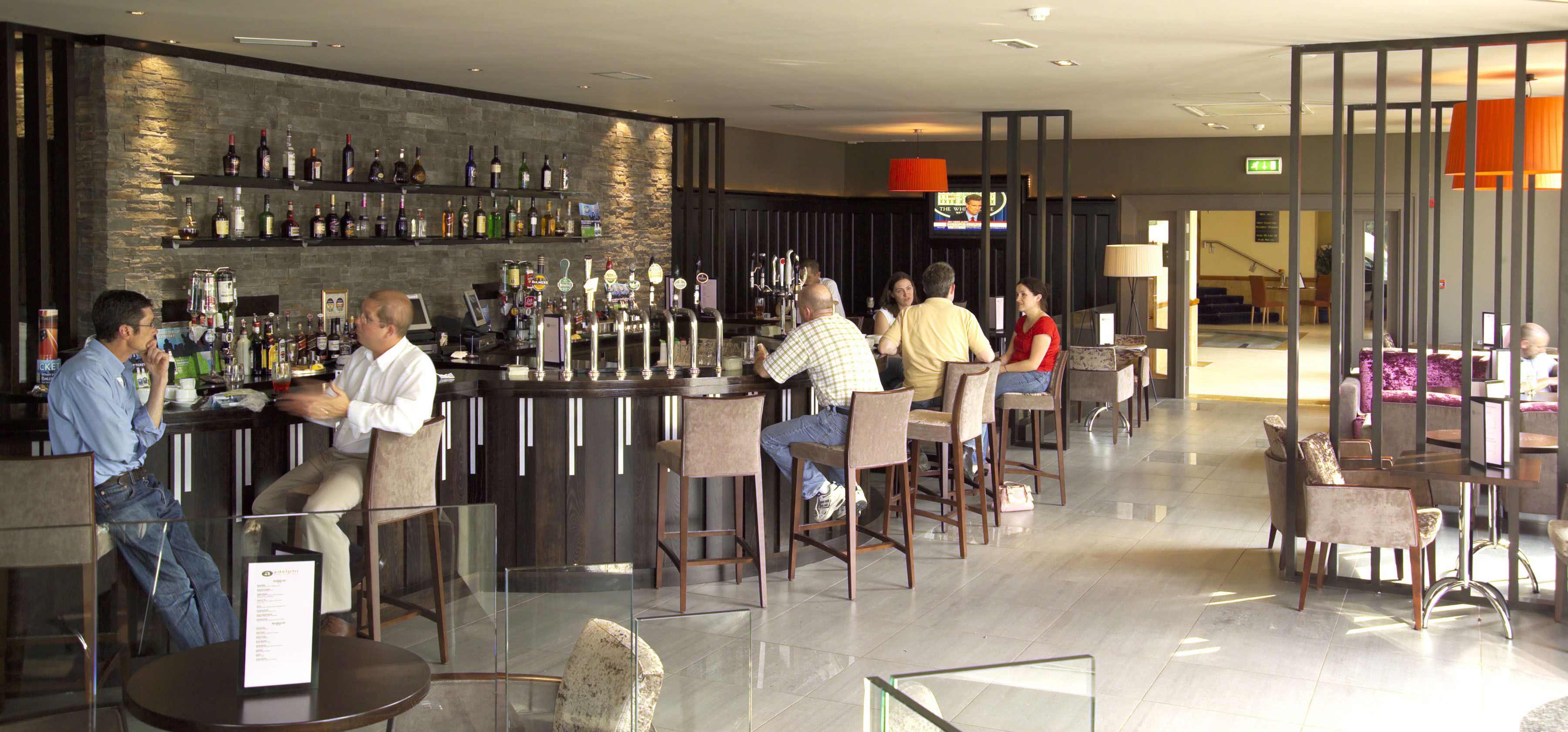 Bar (in der Unterkunft)