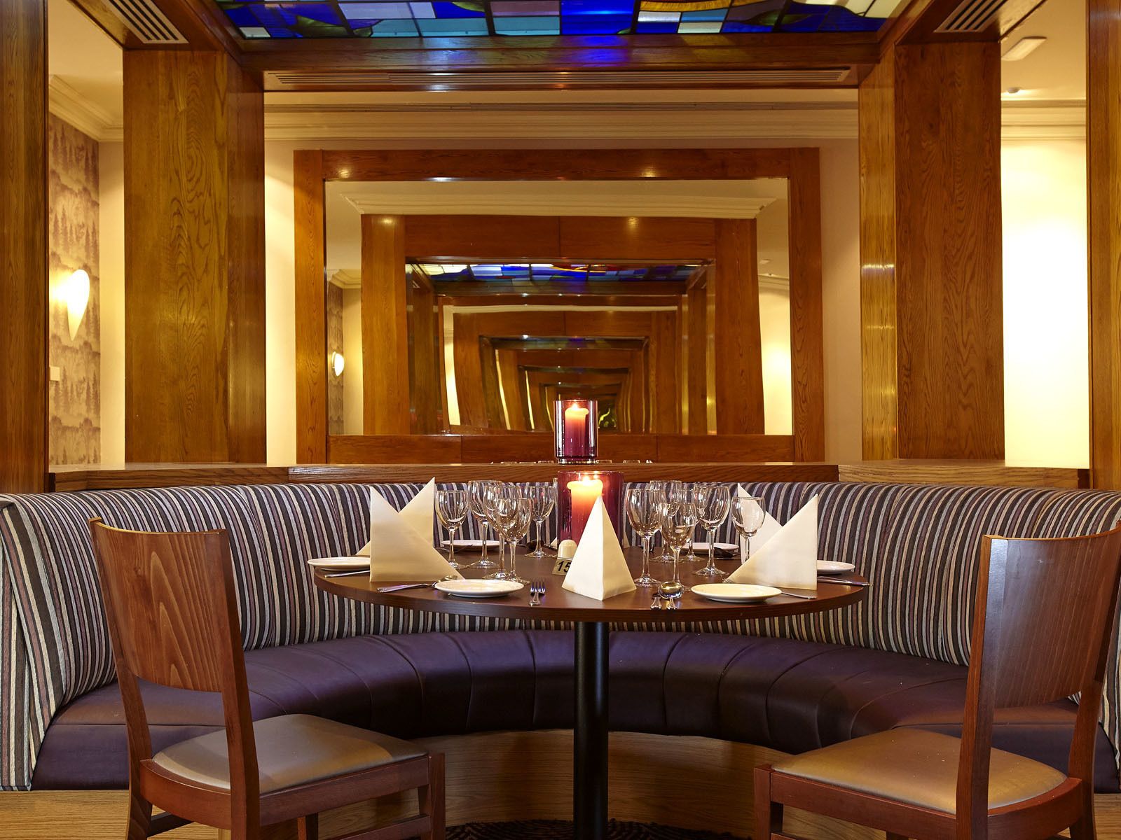 Breakfast and dinner served