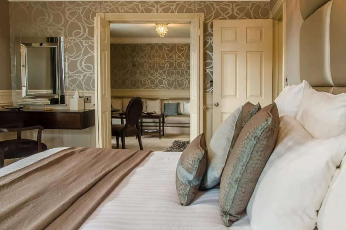 cliff suite | 1 bedroom, hypo-allergenic bedding, desk, iron/ironing board