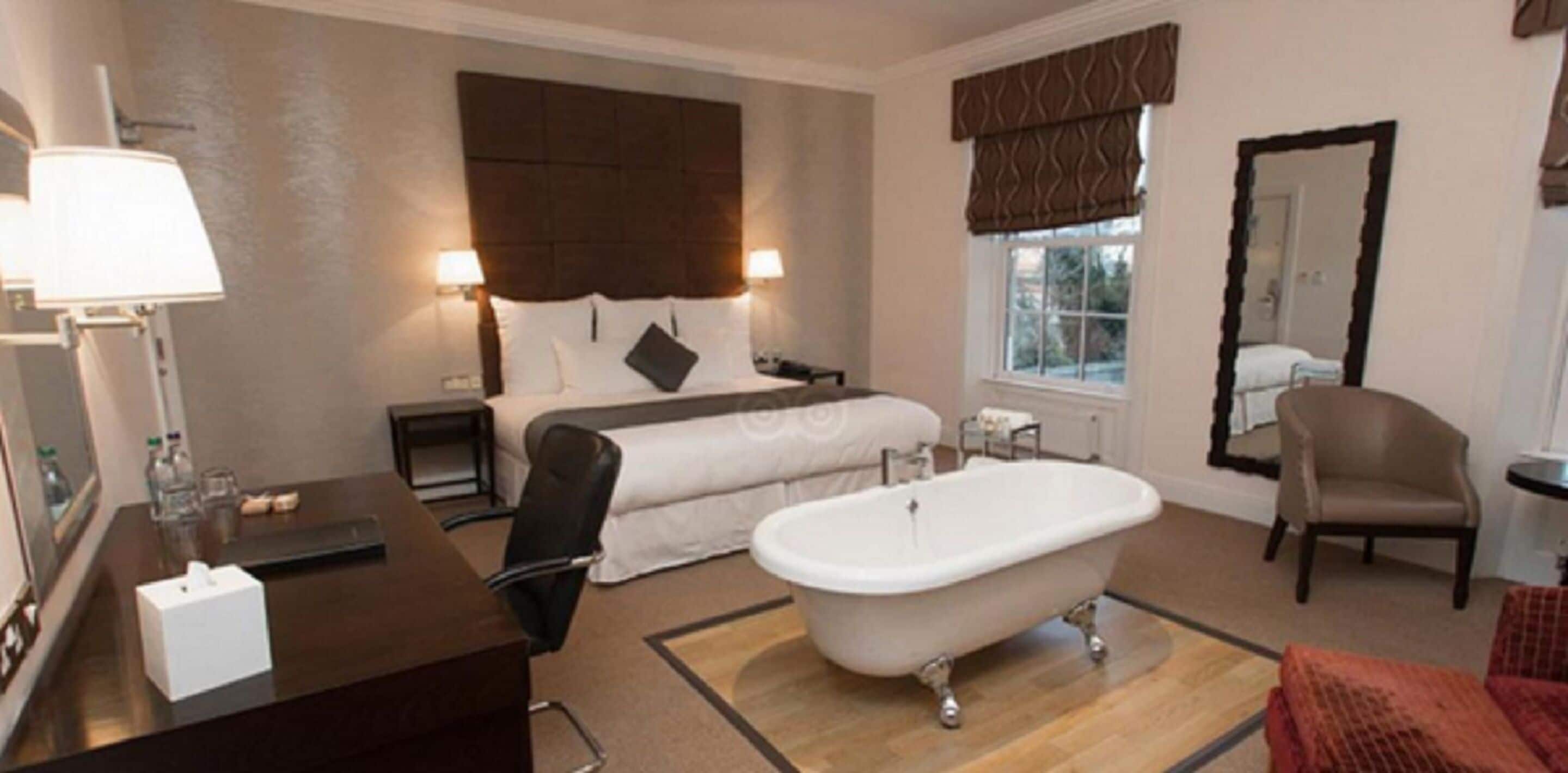 bath suite | 1 bedroom, hypo-allergenic bedding, desk, iron/ironing board