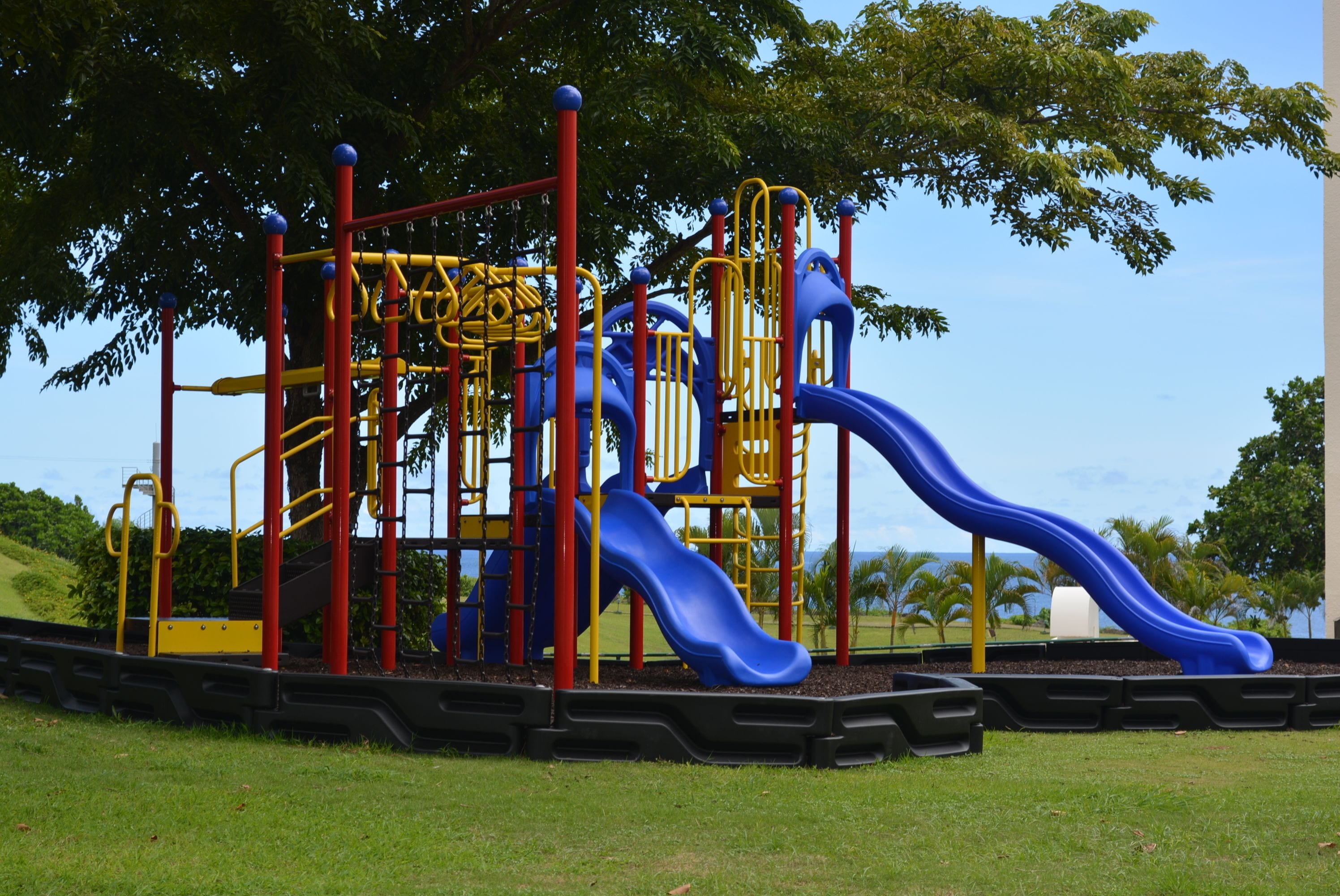 Área de juegos infantiles al aire libre