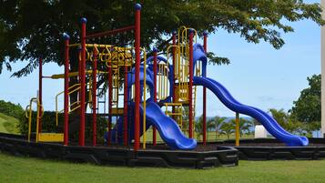 Children’s play area – outdoor