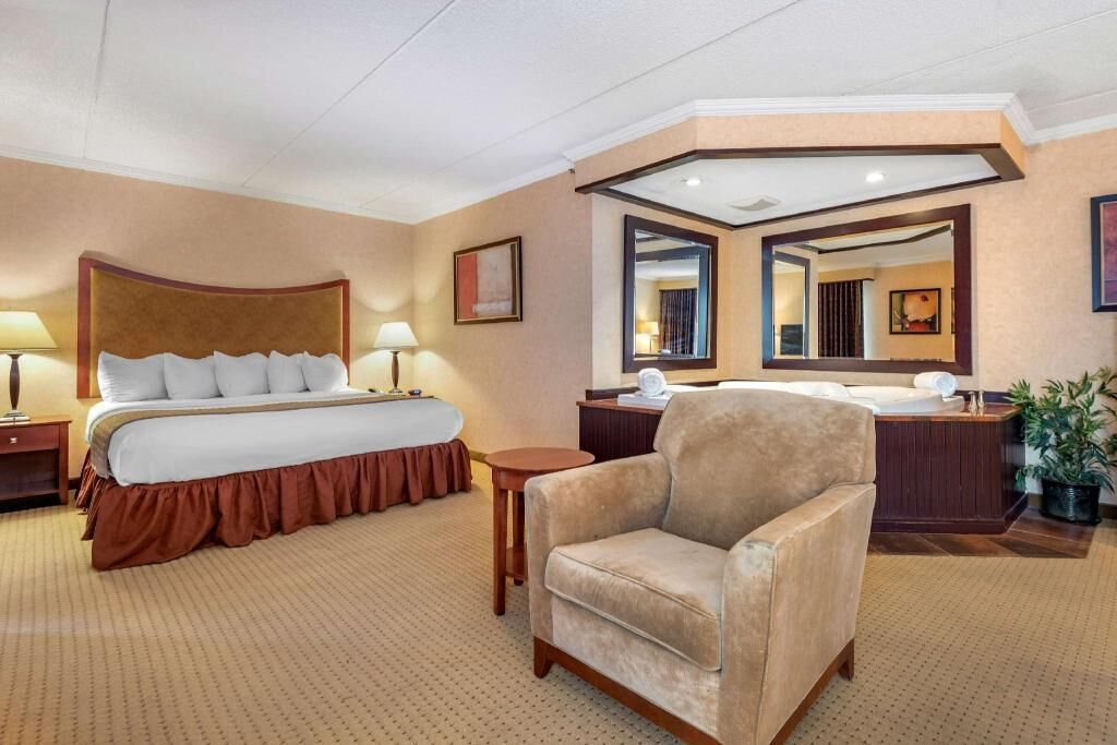 In-room safe, individually decorated, individually furnished, desk