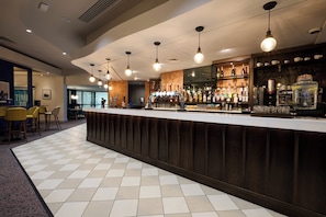 Serves breakfast, lunch and dinner - voco Telford - Ironbridge by IHG (Telford)