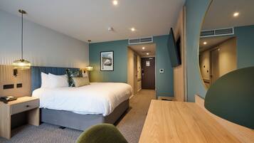 Premium bedding, in-room safe, desk, laptop workspace