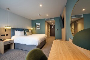 Sengetøy av topp kvalitet, safe på rommet og skrivebord