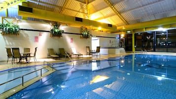Indendørs pool