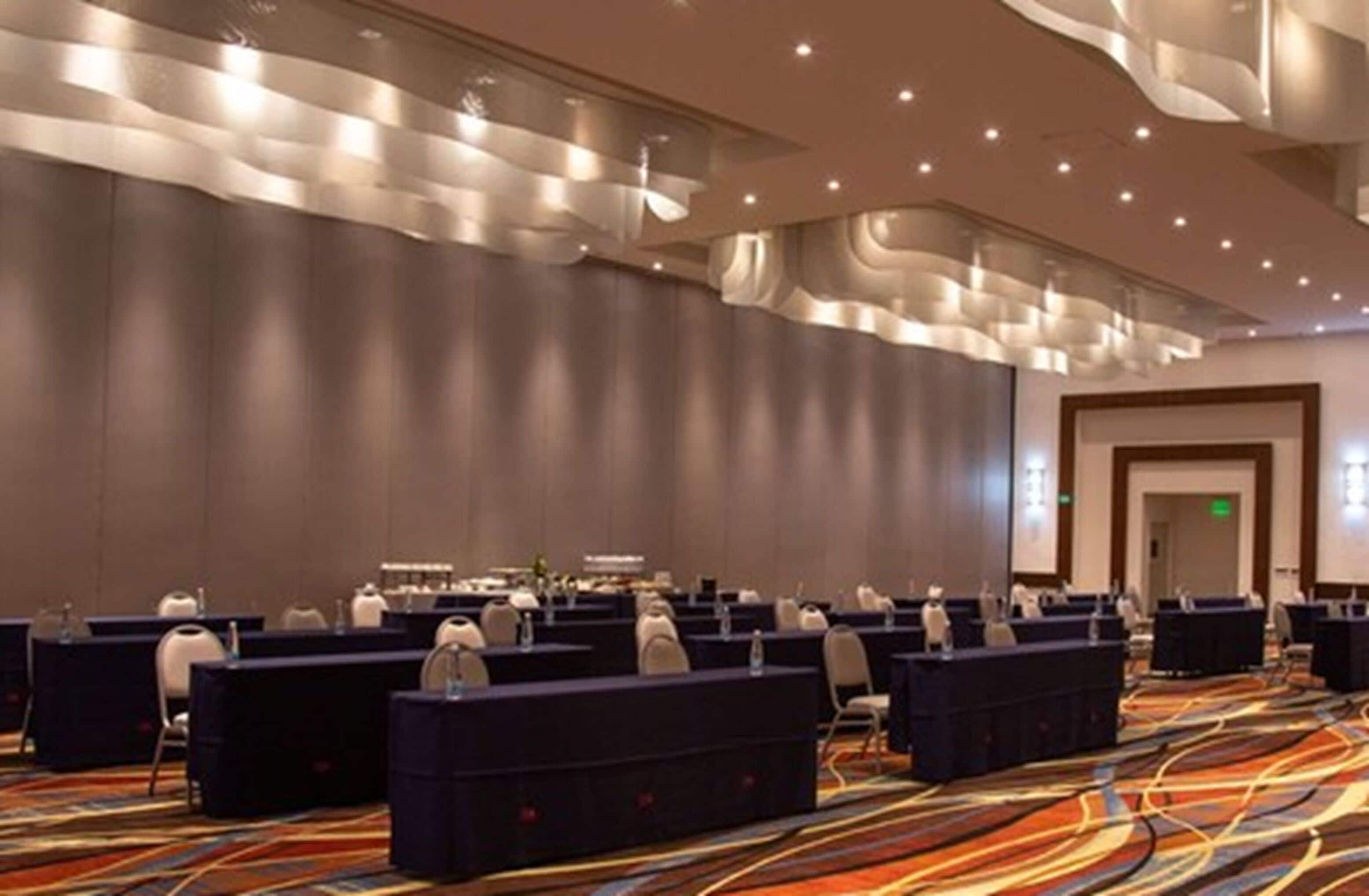 body treatments, aromatherapy, hot stone massages, body scrubs, facials