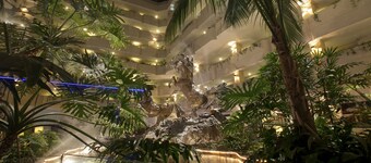 HS HOTSSON Hotel Leon