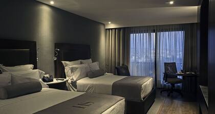 HS HOTSSON Hotel Leon
