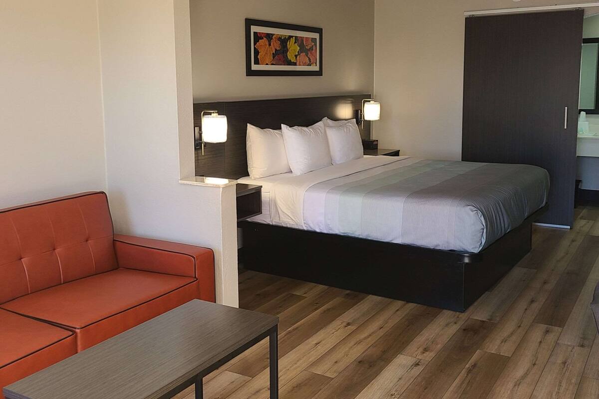 Chambre Standard, 1 très grand lit, non-fumeur | Bureau, espace de travail pour ordinateurs portables