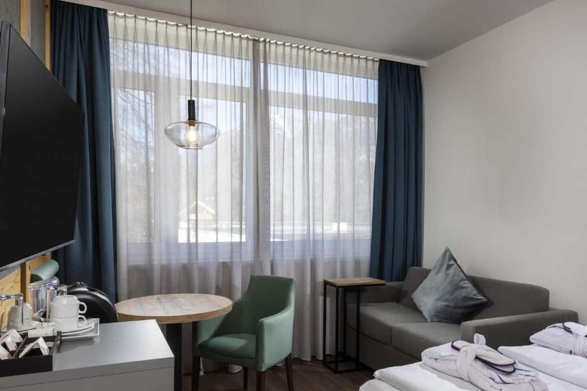 Double Room with Extra Bed | Hypo-allergenic bedding available, in-room safe, desk, blackout drapes