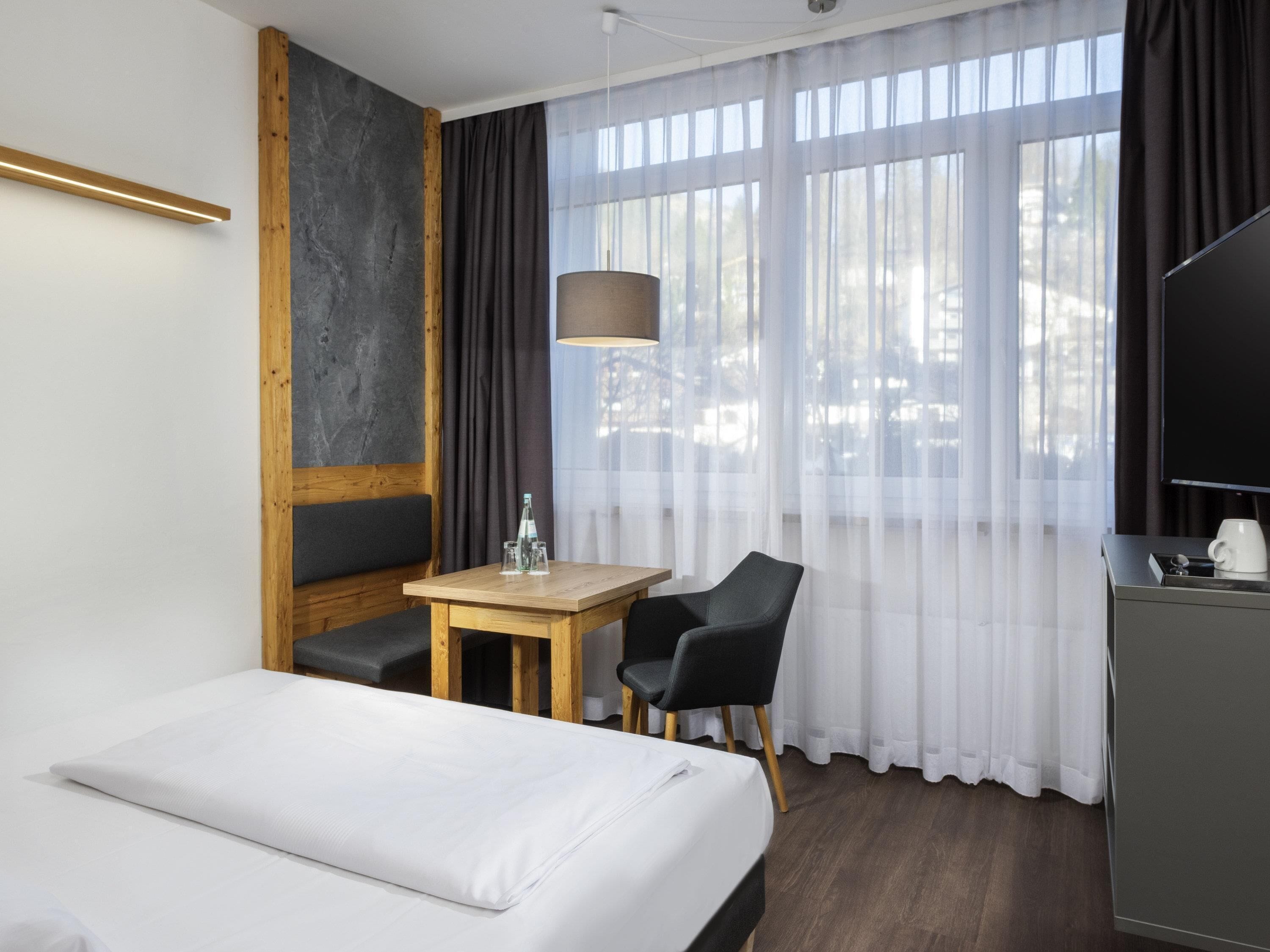 Standardzimmer, 1 Queen-Bett | Allergikerbettwaren, Zimmersafe, Schreibtisch, Verdunkelungsvorhänge