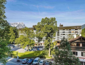 Front of property - Sunday Hotel Garmisch Partenkirchen (Garmisch-Partenkirchen)