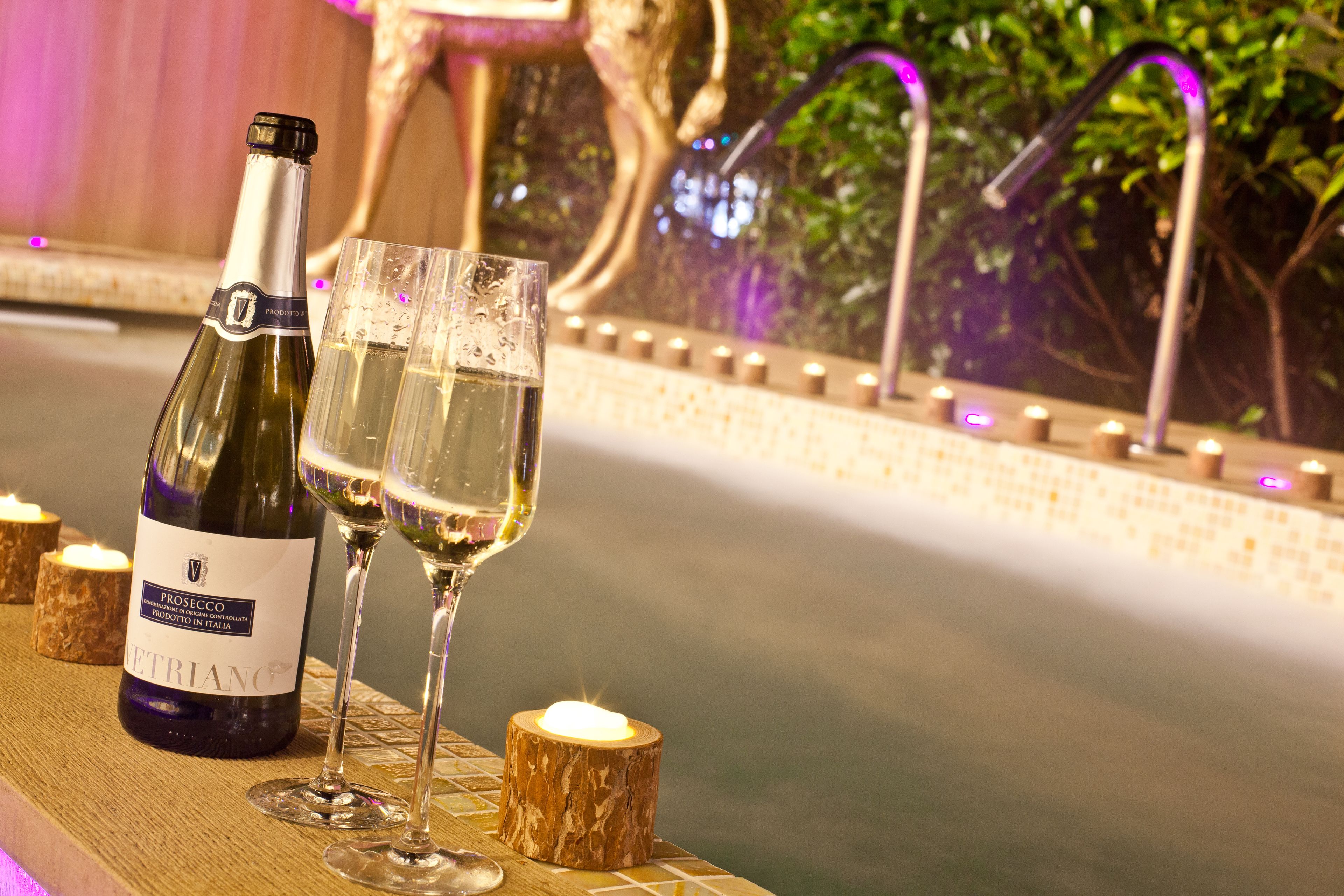 Indoor pool, pool loungers