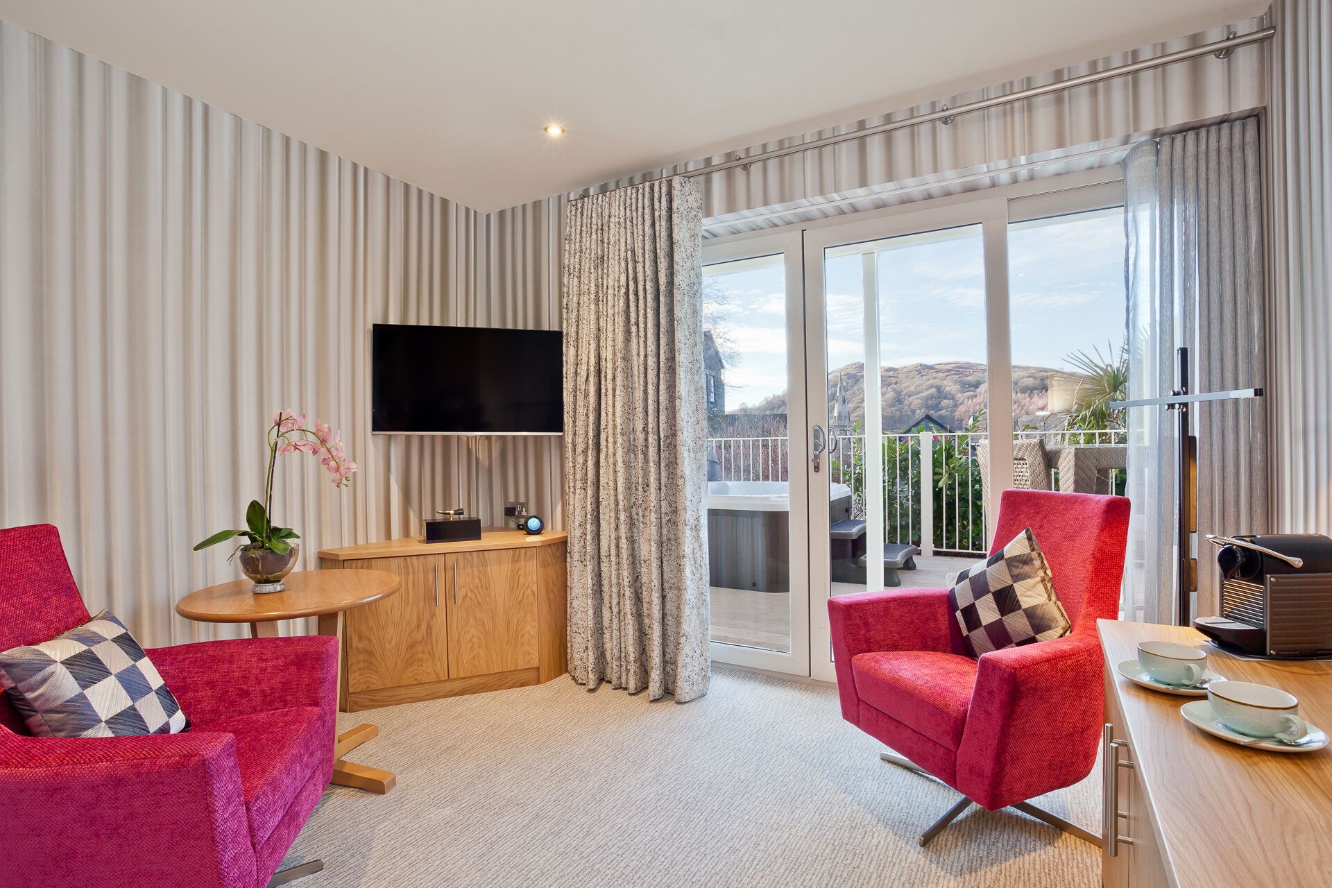 Deluxe Double Room | Living area