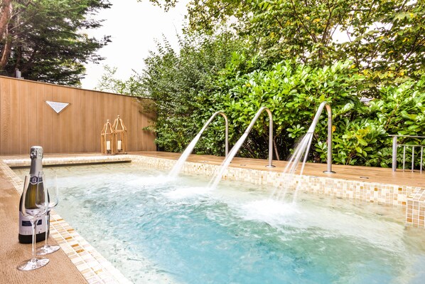 Hot tub, body treatments, aromatherapy, hot stone massages, facials
