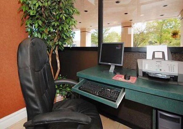 Business center - Holiday Inn Knoxville N - Merchant Drive (Knoxville)
