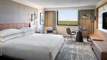 Caja de seguridad en la habitación y escritorio