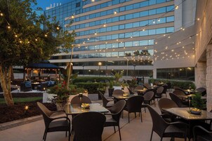 Se sirven desayunos, almuerzos y cenas; cocina americana