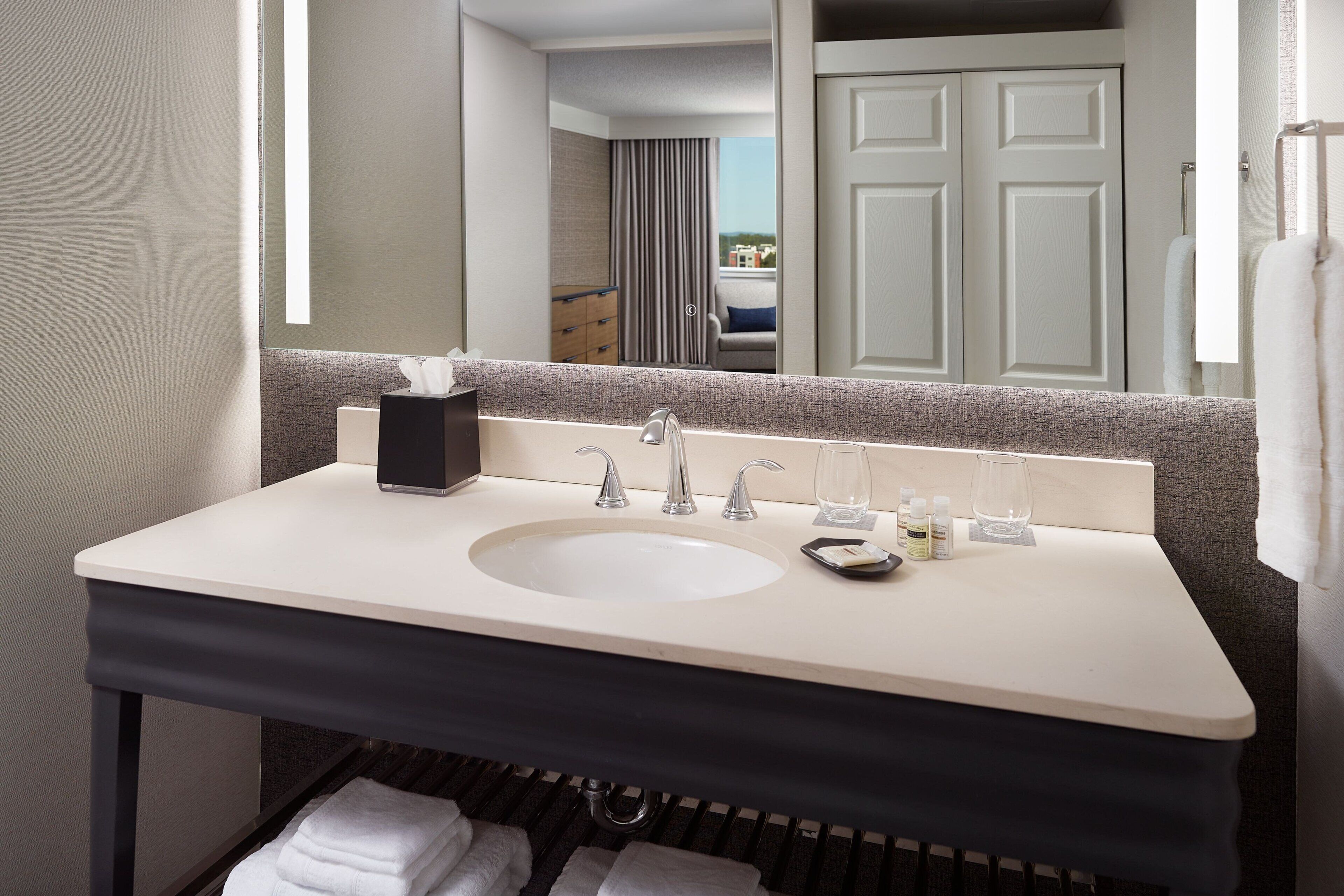 1 bedroom, in-room safe, desk, laptop workspace