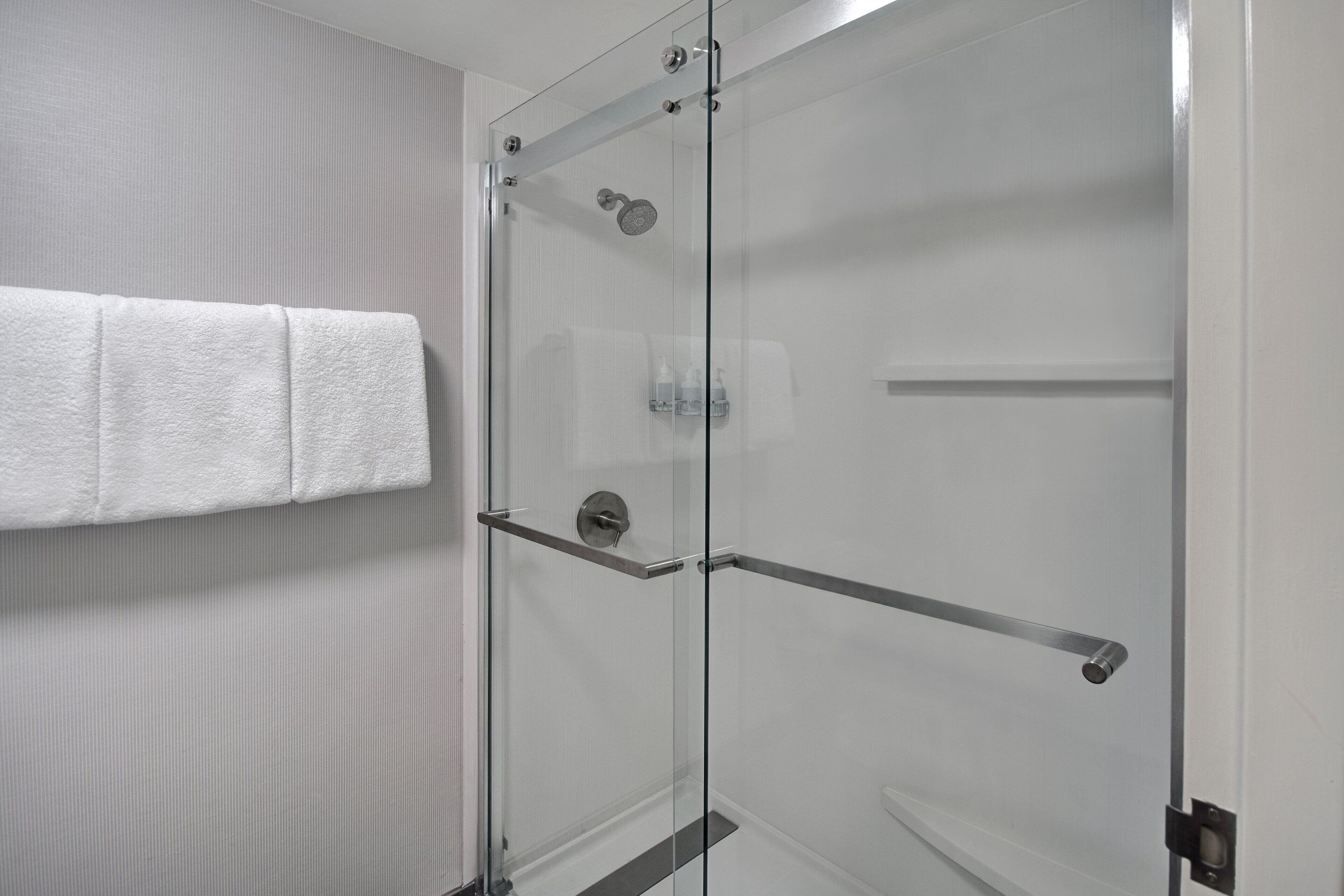 combined shower/bathtub, free toiletries, hair dryer, towels