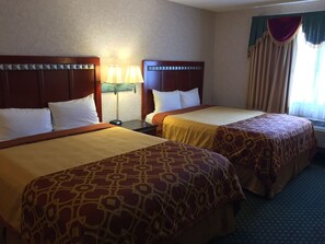 خزنة داخل الغرفة ومكتب ومكواة/لوح كي وواي فاي مجانًا