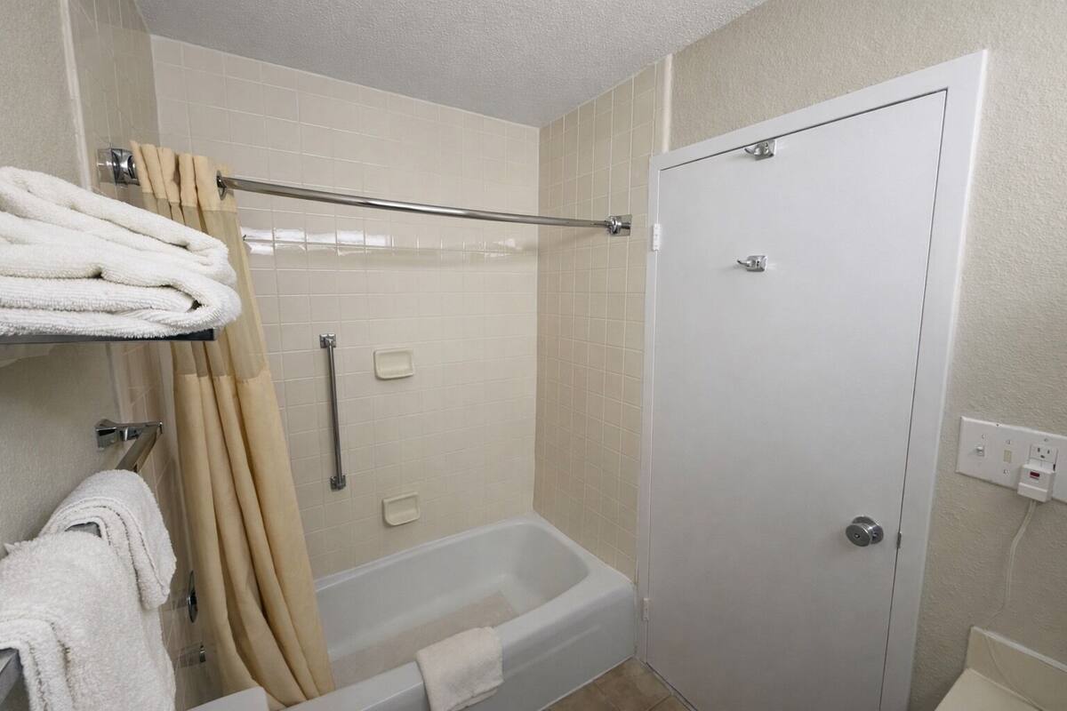 Shower, free toiletries, hair dryer, towels