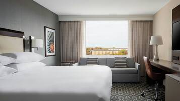 Premium bedding, in-room safe, desk, blackout drapes