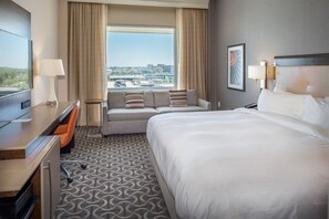 Premium bedding, in-room safe, desk, blackout drapes