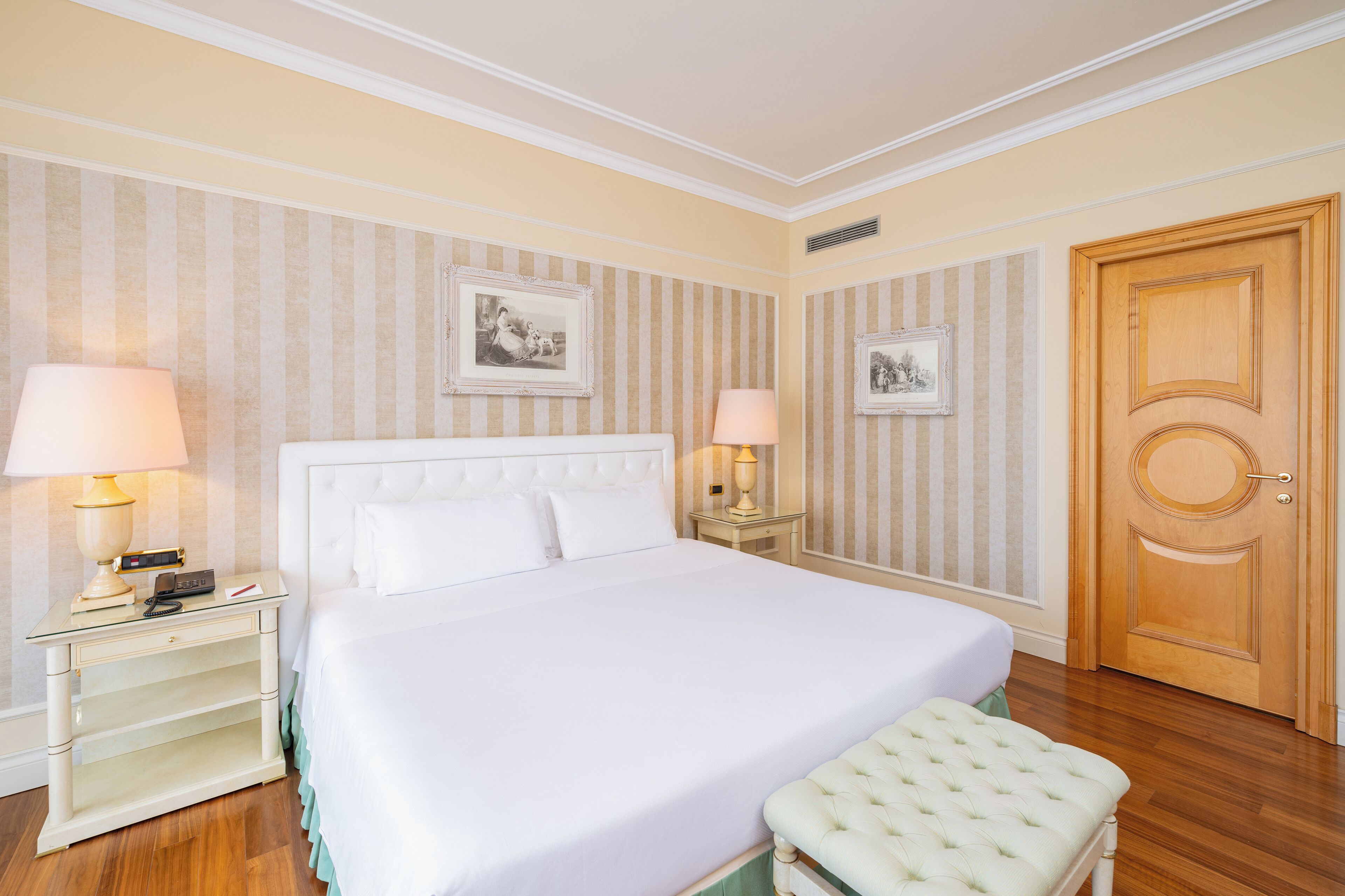 Suite | Down comforters, minibar, in-room safe, desk