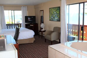 Superior Studio Suite, 1 King Bed, Non Smoking, Ocean View