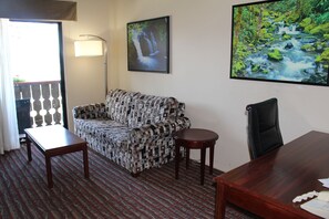 Studiosuite, 2 queensize-senger, ikke-røyk, havutsikt | Skrivebord, strykejern/-brett, wi-fi (inkludert) og sengetøy