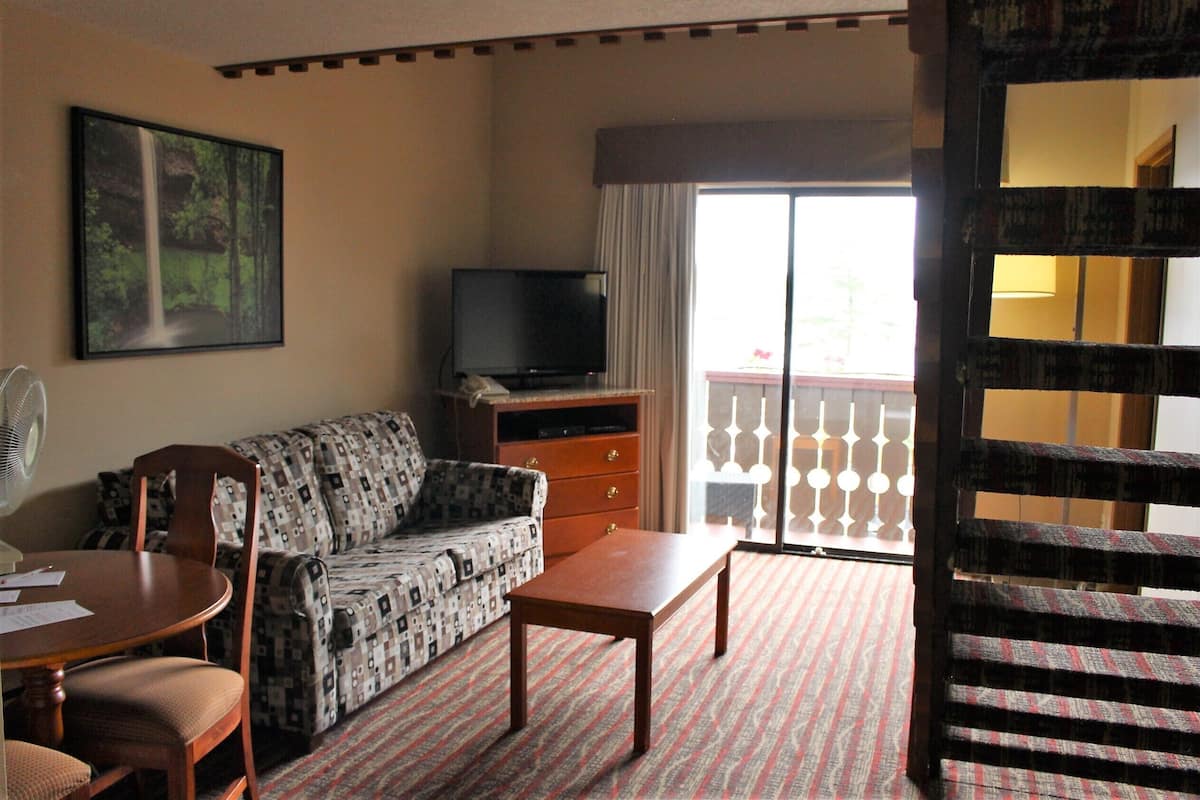 Suite, Multiple Beds, Non Smoking, Ocean View (Three-Bedroom) | Desk, iron/ironing board, free WiFi, bed sheets