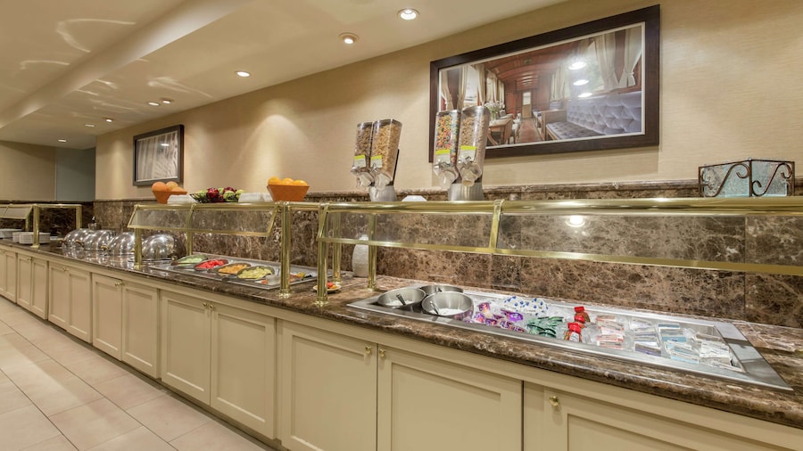 DoubleTree by Hilton Downtown Wilmington - Legal District
