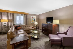Room, Non Smoking (1 SOFABED PARLOR) | Premium bedding, in-room safe, desk, laptop workspace