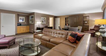 DoubleTree by Hilton Downtown Wilmington - Legal District