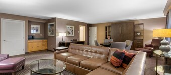 DoubleTree by Hilton Downtown Wilmington - Legal District