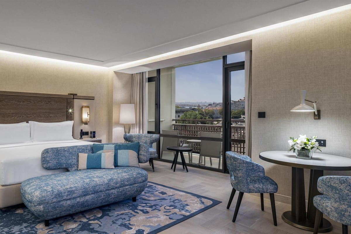 Daunenbettdecken, Minibar, Zimmersafe, Schreibtisch