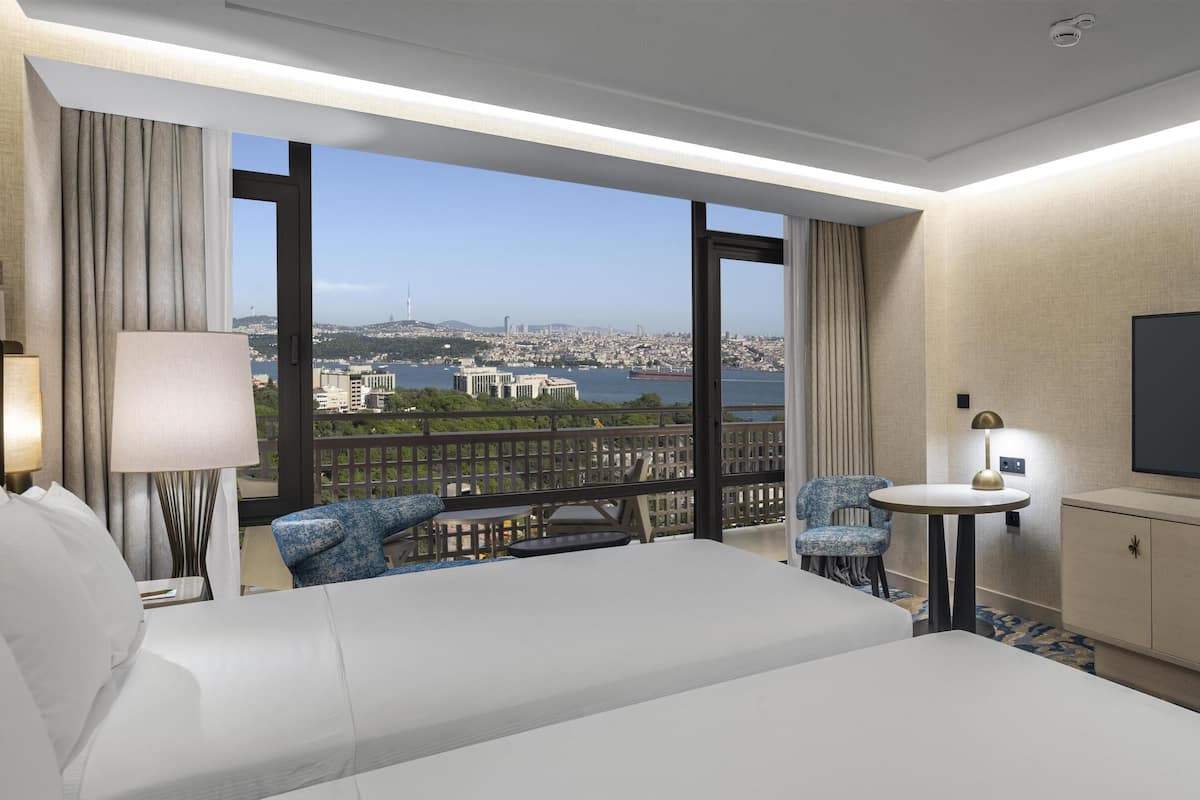 Daunenbettdecken, Minibar, Zimmersafe, Schreibtisch