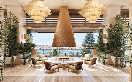 5 restaurants, breakfast, lunch, dinner served; international cuisine. Hilton Istanbul Bosphorus