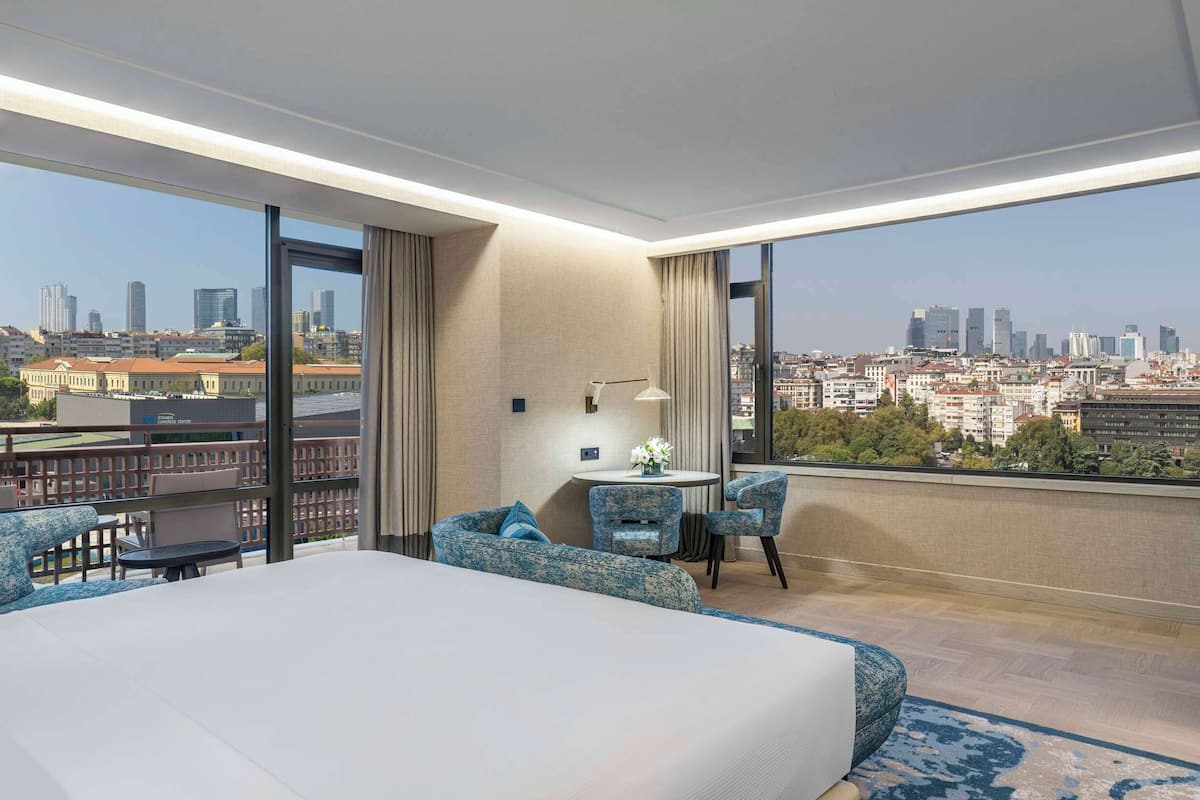 Executive Bosphorus Suite with Kitchenette | Down comforters, minibar, in-room safe, desk