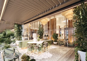 Cocktailbar, Blick auf den Pool, täglich geöffnet