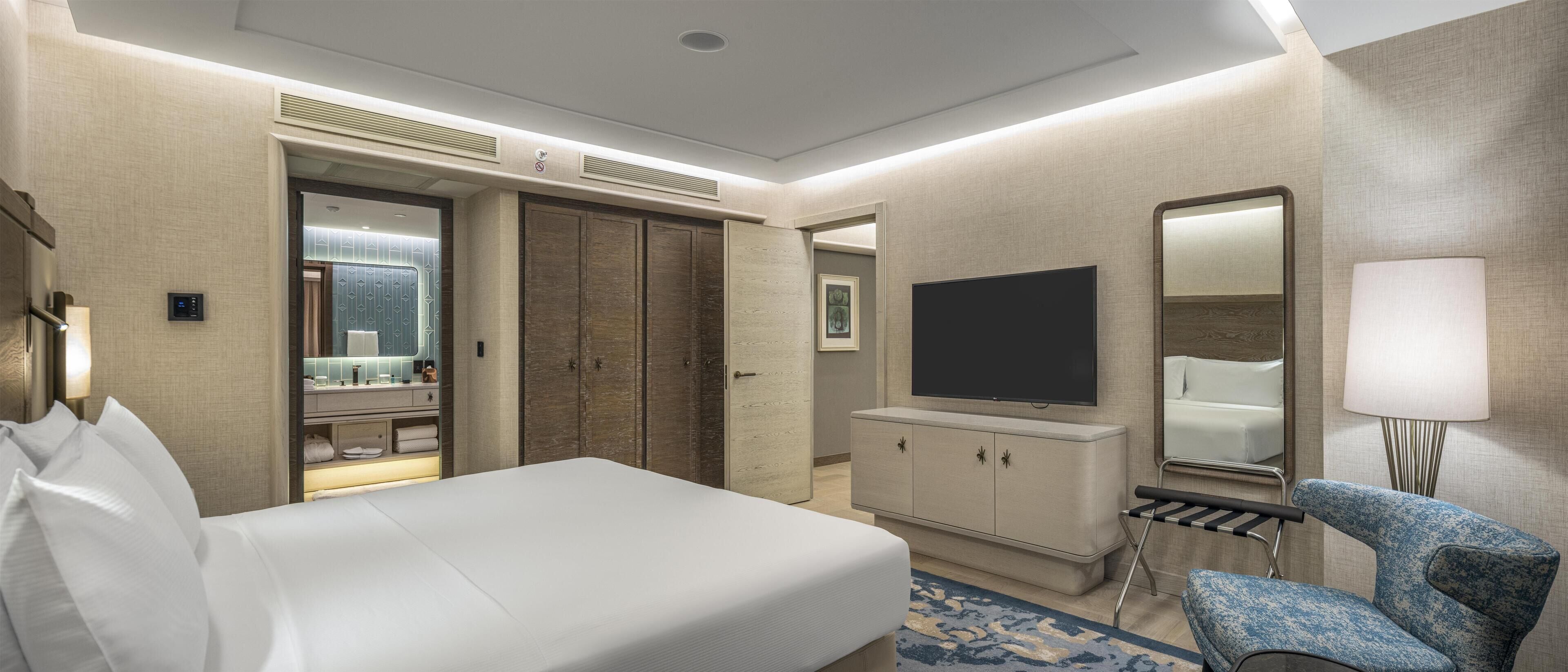 Bosphorus Suite | 羽绒被、迷你吧、客房内保险箱、办公桌