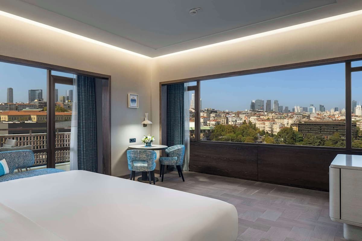 Ambassador Suite | Down comforters, minibar, in-room safe, desk
