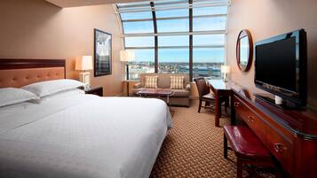 Quarto, 1 cama King e sofá-cama, para não fumantes (View) | 1 quarto, roupas de cama premium, camas com colchões pillow-top