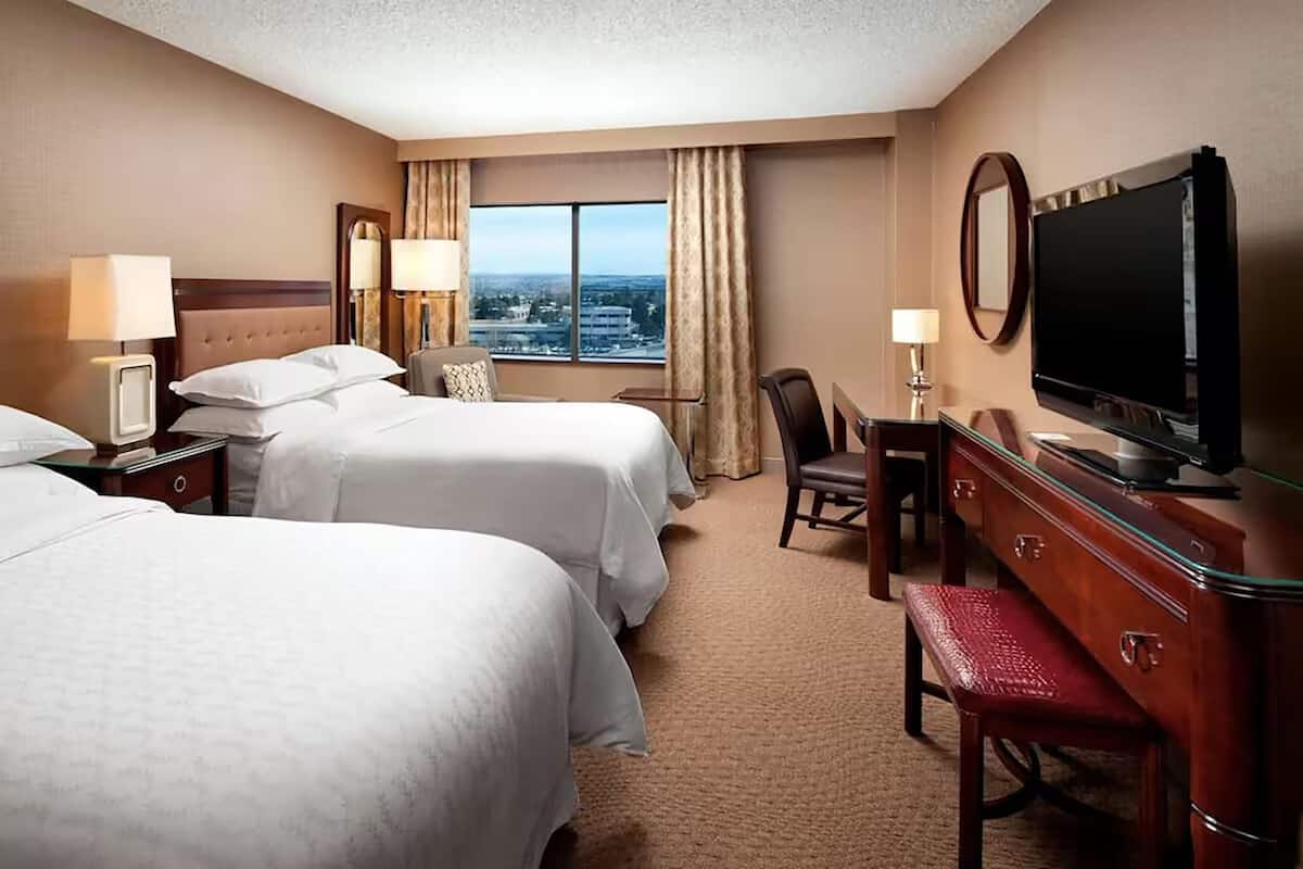 Executive Room, 2 Double Beds, Non Smoking | Premium bedding, pillowtop beds, in-room safe, desk
